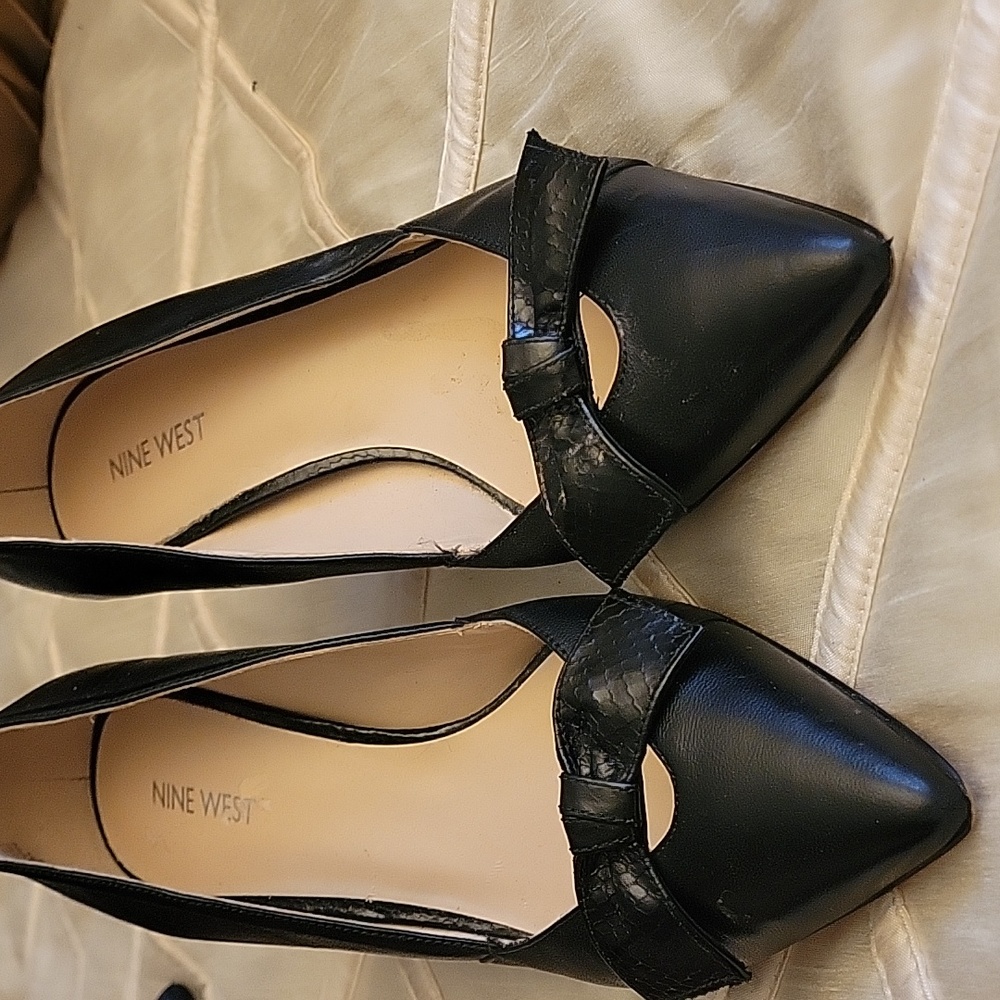 Shoes - Picture 3 of 8